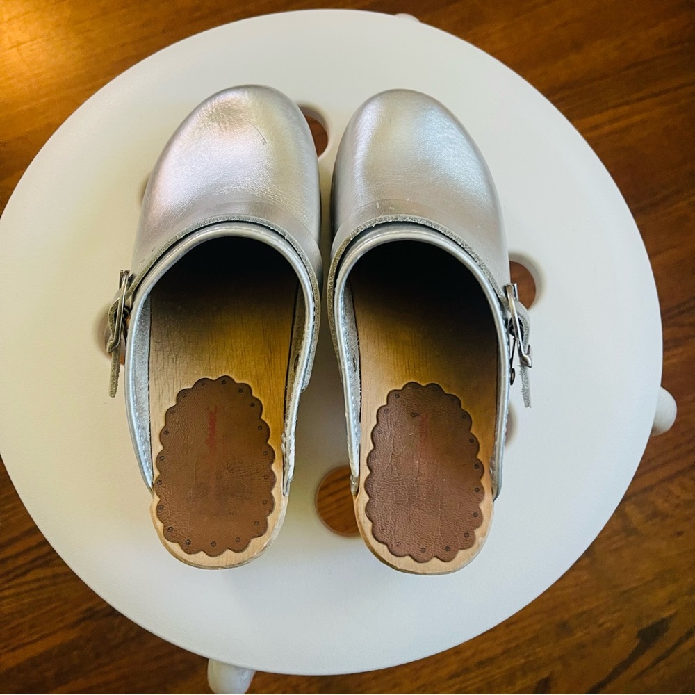 silver hanna andersson silver clogs - Picture 2 of 4